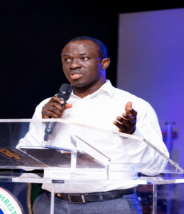 Pastor John (1)